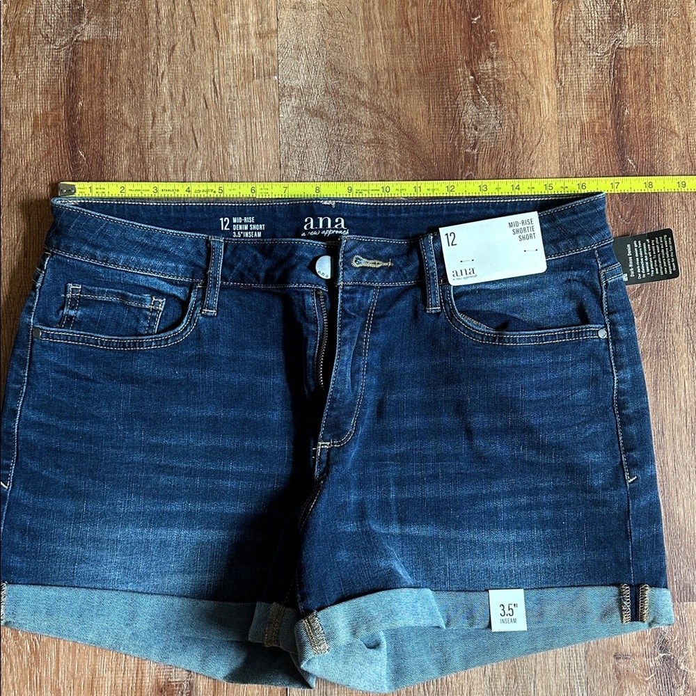 A.n.a Mid-Rise Denim Shorts - Picture 2 of 7